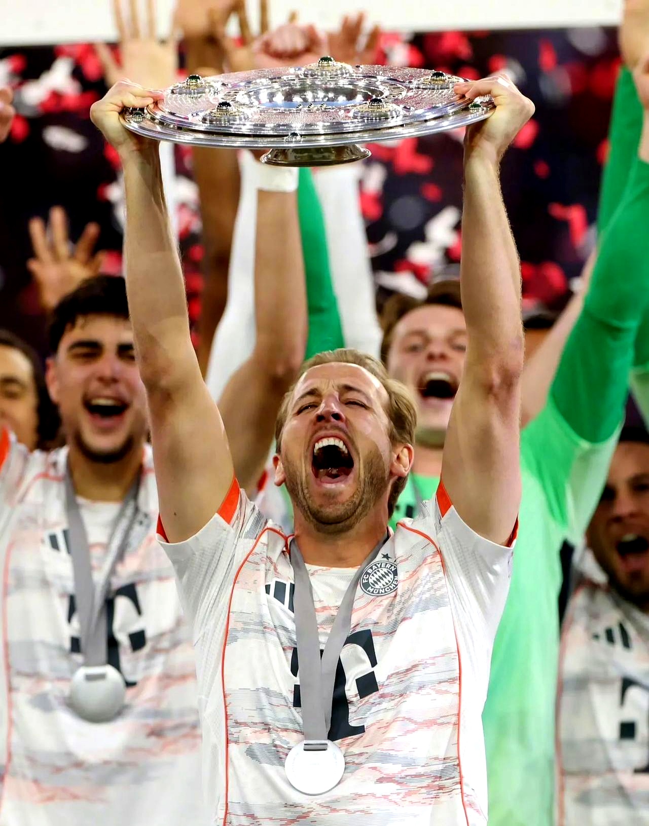 IM电竞比赛-拜仁队长获评比赛MVP，实至名归